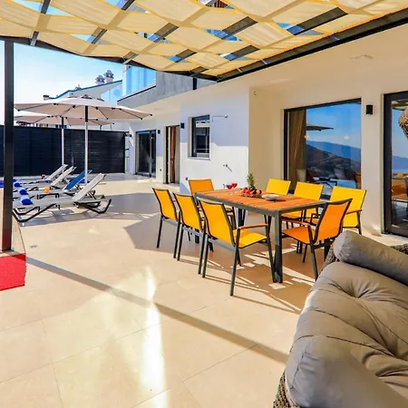 Modern 4 Bedroom With Sea Views & Salt-water Pool Βίλα *
