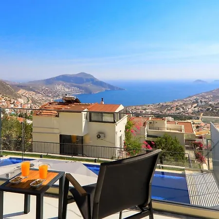 Modern 4 Bedroom With Sea Views & Salt-water Pool Βίλα
