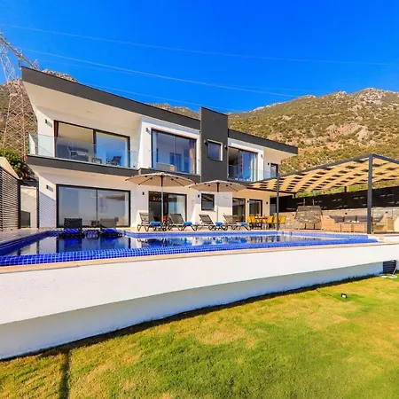 Modern 4 Bedroom With Sea Views & Salt-water Pool Βίλα *